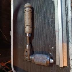 Ancien gros porte taraud a cliquet probablement m&eacute;canicien ou plombier m4 a m16