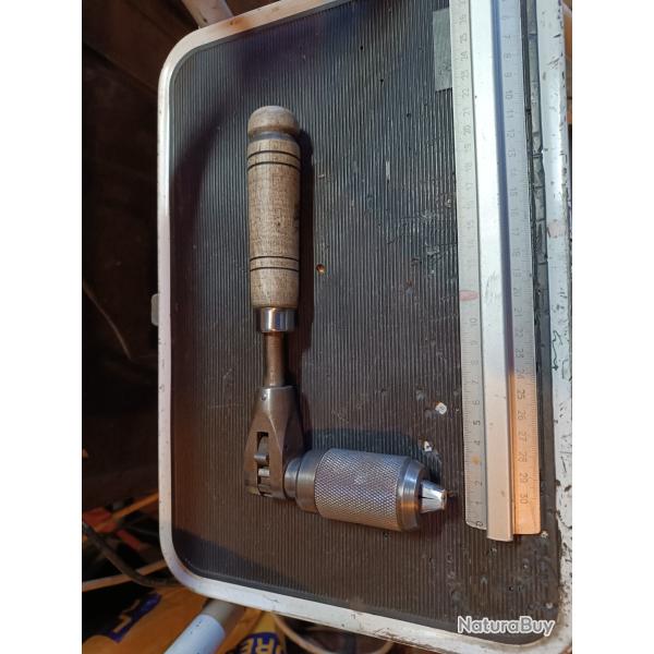 Ancien gros porte taraud a cliquet probablement m�canicien ou plombier m4 a m16