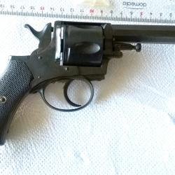 Imposant Revolver Calibre 450