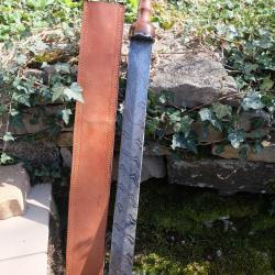 Ep&eacute;e Glaive Empereur Romain Lame Damas 512 Couches Forg&eacute;e Manche Bois Etui Cuir Fabricat Artisanale