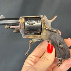 MAGNIFIQUE REVOLVER BULLDOG BELGE cat. 320