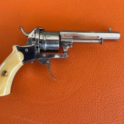 REVOLVER A BROCHE 7 MM AVEC CROSSE EN IVOIRE- ETAT EXCEPTIONNEL