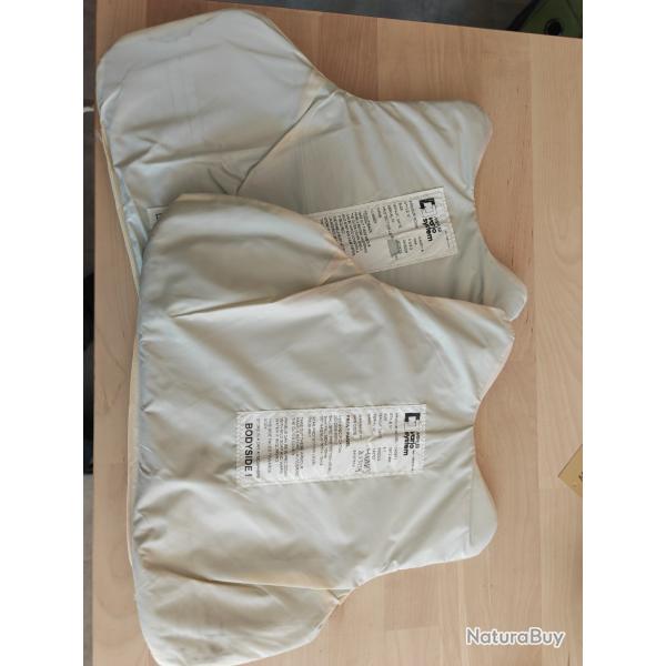 Ench�re lot de 2 plaques balistiques 3a contre les armes de poings et les lames MEHLER 38X32 cm