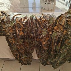 tenue camoufl&eacute;e