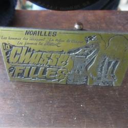 Plaque impression publicitaire film la chasse aux filles 1967