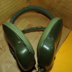 ARMEE AMERICAINE U.S : CASQUE AVEC ECOUTEUR DE L'ARMEE AMERICAINE RECONDITIONNE PAR L'ARMEE FRANCAIS