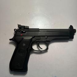Beretta M92 FS 9x19 Luger avec hausse r&eacute;glable et deux chargeurs