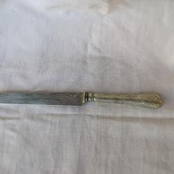 WW1/2/POSTWAR ALLEMAGNE COUTEAU TYPE BEURRE ALLEMAND AVEC LETTRES ET POINCONS A IDENTIFIER