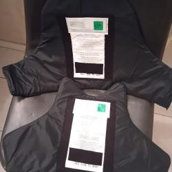 Ench&egrave;re lot de 2 plaques balistiques contre les armes de poings et les lames AEGIS 52X35 et 48x34 cm