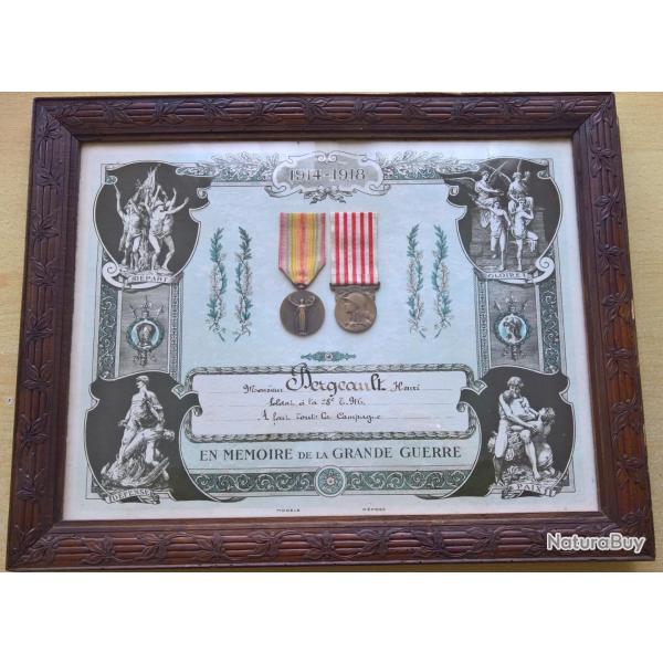 Cadre souvenir, m�dailles de Poilu, soldat Fran�ais WW1�