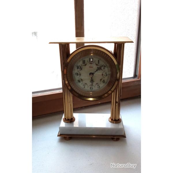 pendule de comptoir Vedette sur socle marbre