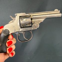 TR&Egrave;S BEAU HARRINGTON RICHARDSON mod&egrave;le 1er 3eme variation cal. 22LR