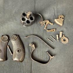 PI&Egrave;CES D&Eacute;TACH&Eacute;ES POUR HARRINGTON RICHARDSON HAMMERLESS calibre 32sw