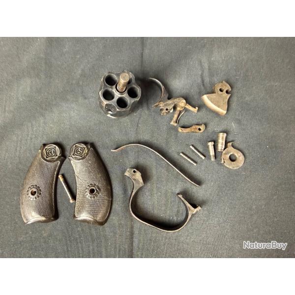 PI�CES D�TACH�ES POUR HARRINGTON RICHARDSON HAMMERLESS calibre 32sw