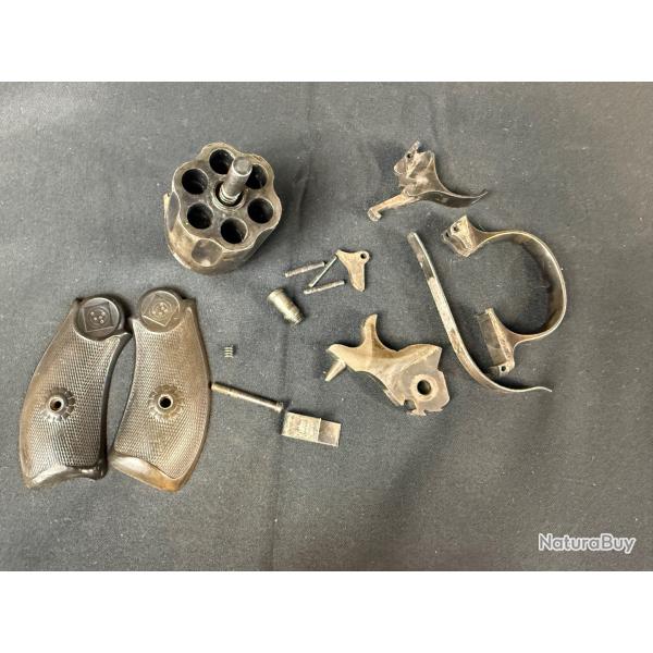 PI�CES D�TACH�ES POUR HARRINGTON RICHARDSON AUTO EJECTING calibre 32sw LONG