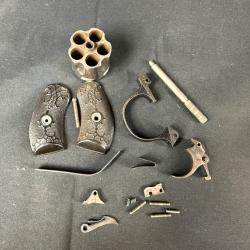 PI&Egrave;CES D&Eacute;TACH&Eacute;ES POUR HARRINGTON RICHARDSON AMERICAN BULLDOG cal. 32sw