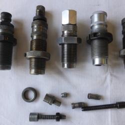 Lot d'outils pour presse rechargement divers