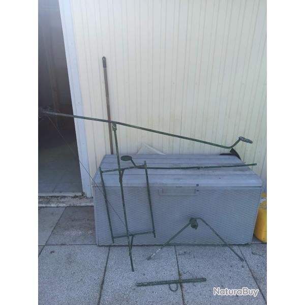 Cadre avec balancier pour chasse � la palombe