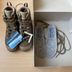 Paire de chaussures MEINDL taille 38