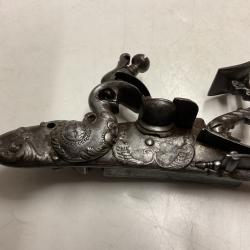 Platine &agrave; la chenapan Italienne du 18 si&egrave;cle .