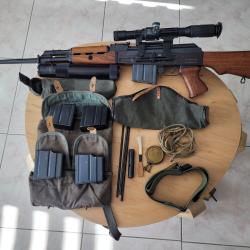 zastava 76 tr&egrave;s peu tir&eacute;, silencieux r&eacute;glementaire, musette d'entretien avec 5 chargeurs,bretelle.