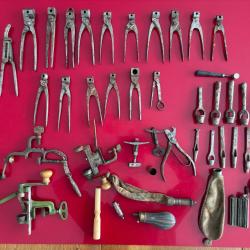 Grand lot de moules &agrave; balles Anciens " bidons vides, sans poudre