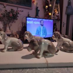 BIBELOT LOT 4 CHIENS BASSETS EN PORCELAINES