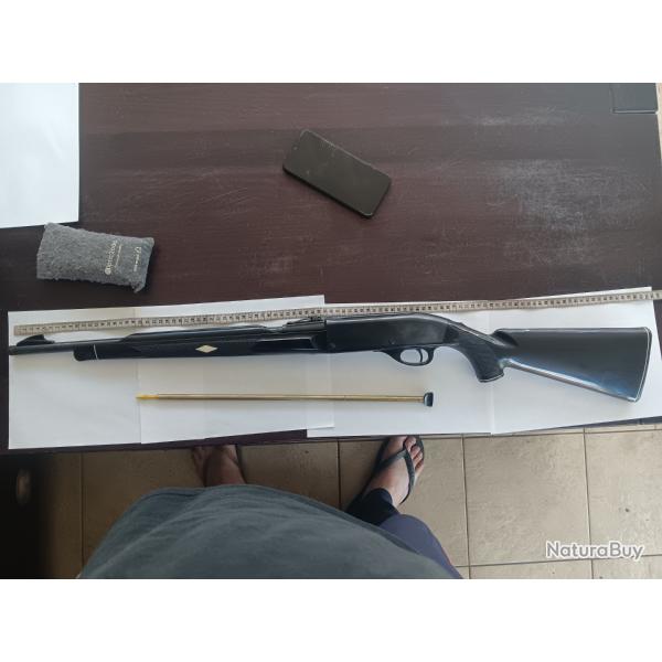 Magnifique carabine CBC Nylon 66 semi-auto 22lr. Tr�s pr�cise et excellent �tat g�n�ral. OCCASION