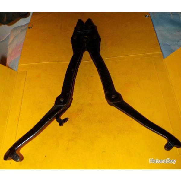 CISAILLE PLIANTE COMMANDO DE L'ARMEE ANGLAISE , POIDS 1 KILO� ,BON ETAT VOIR PHOTOS . POUR TOUT RENS