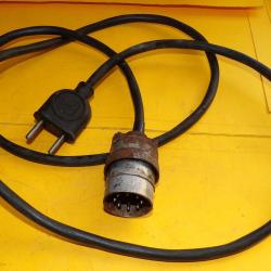 RADIO :CABLE ALIMENTATION AME7G RECEPTEUR FRANCAIS  ,POUR RADIOAMATEUR ,A NOTER TACHE DE ROUILLE SUR