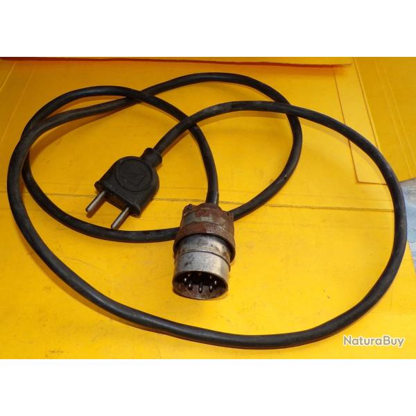RADIO :CABLE ALIMENTATION AME7G RECEPTEUR FRANCAIS  ,POUR RADIOAMATEUR ,A NOTER TACHE DE ROUILLE SUR