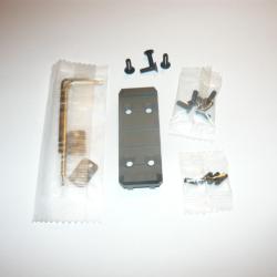 Adaptateur (5 slots) pour bande ventil&eacute;e de fusil ( superpos&eacute; ) + 4 visses de rechange