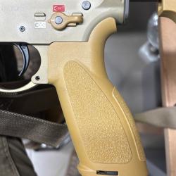 poign&eacute;e hk 416/mr 223  ral 8000