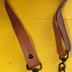 BRETELLE EN CUIR POUR P.M  MAT 49 ,TAMPON DE 1959 PERIODE GUERRE ALGERIE ,  LA BRETELLE EN CUIR ETAI