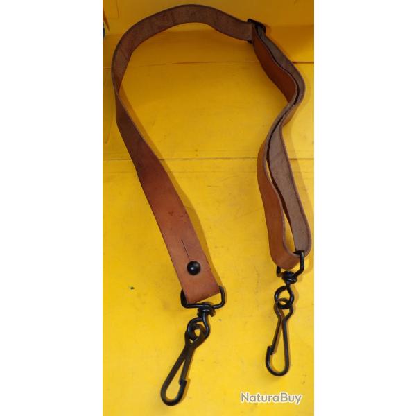 BRETELLE EN CUIR POUR P.M  MAT 49 ,TAMPON DE 1959 PERIODE GUERRE ALGERIE ,  LA BRETELLE EN CUIR ETAI