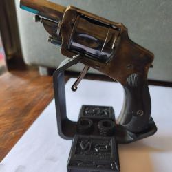 Revolver bulldog calibre 8x92 neuf superbe