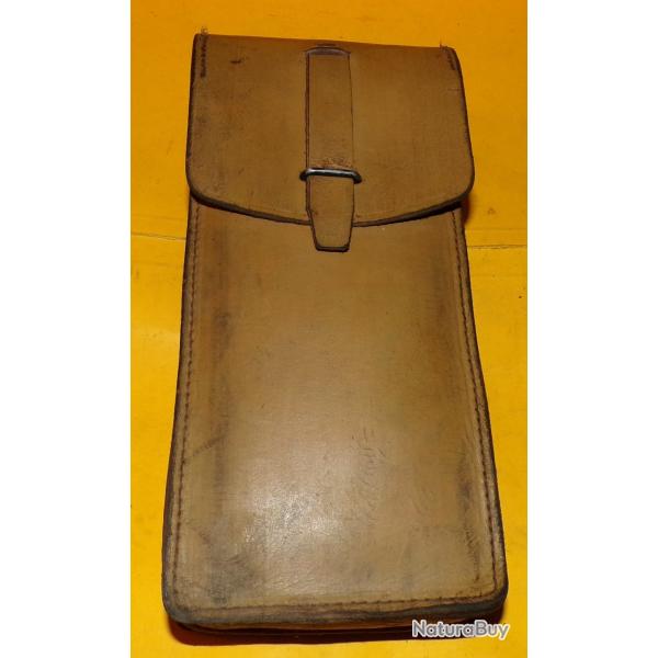 PORTE MAGASINS POUR  P.M MAT 49  EN CUIR BEIGE DE 1962  DE L'ARMEE DE TERRE DE L'ARMEE FRANCAISE,  P