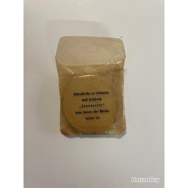 ETUIS DE MASQUE A GAZ ALLEMAND PATRONYMIQUE ANNEES 1945 AVEC SON FILTRE SOUS PAPIER CRISTAL