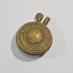 briquet   Artisanat grenier  Souvenir boucle ceinturon Gott Mit Uns /18 WW1 (1A)