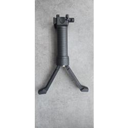 Poign&eacute;e avant bipied picatinny avec rail lat&eacute;ral