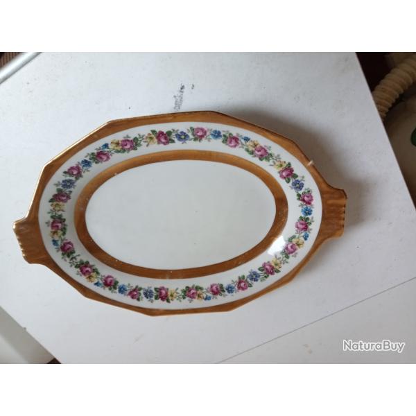 plat en porcelaine d'art J.R francelongueur 23,5 cm x 16 cm