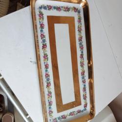 plat en porcelaine d'art dor&eacute; J.R  France  longueur 34 cm x 15 cm