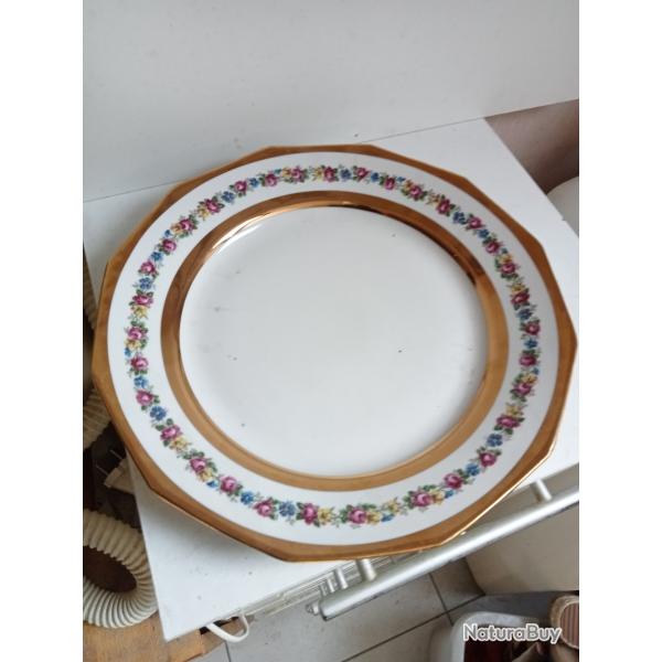grand plat en porcelaine d'art dor� J.R  France  diam�tre 29 cm