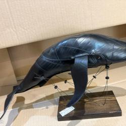 Sculpture contemporaine - Baleine en pneu recycl&eacute;