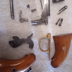 Lot pi&egrave;ces d&eacute;tach&eacute;es 1858 Pietta calibre 36 des ann&eacute;es 80