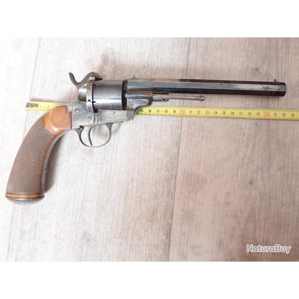 Gros revolver � broche, dans le style Colt