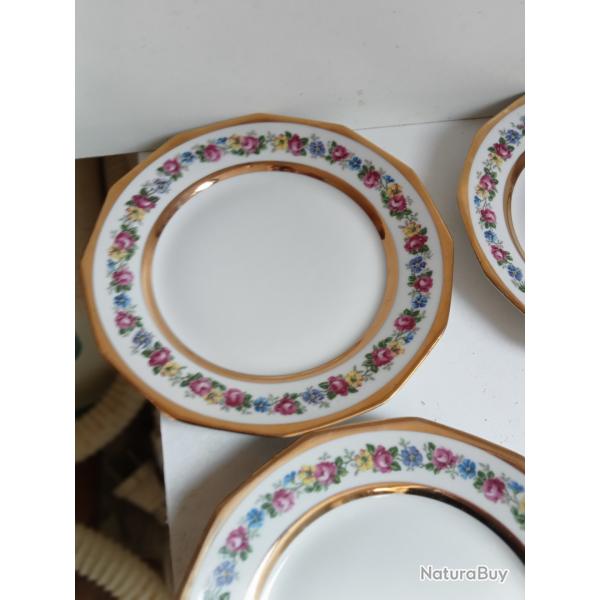 assiettes a desert x 4 en porcelaine d'art sign� J.R diam�tre 17,5 cm