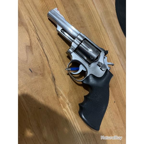 Smith et wesson 66 combat