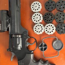 REVOLVER VIGILANTE 4.5 MM AVEC VISEE POINT ROUGE.