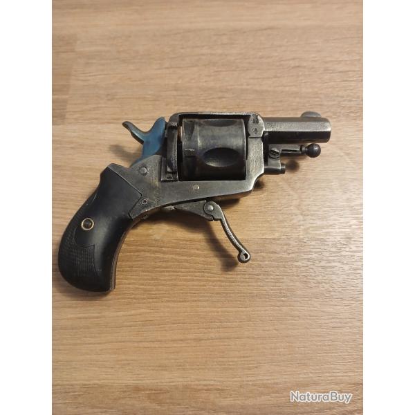 Buldog Saint Etienne cal 320 et ces 6 balles d'origines